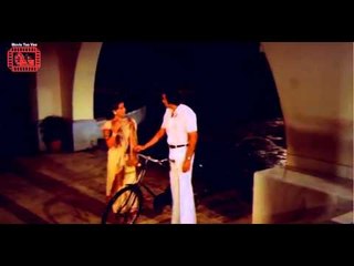 Gopal goe to drop Radha - Adha Din Adhi Raat (1977) - bollywood movies