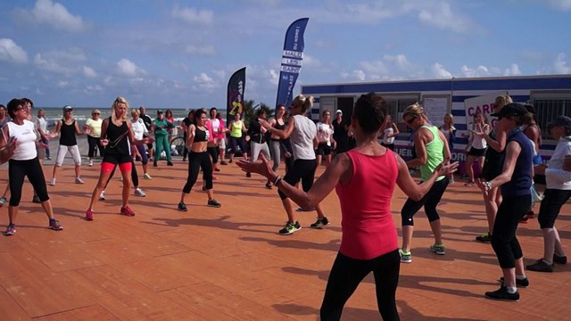 Malo-les-Bains: Cours de fitness sur la digue de mer