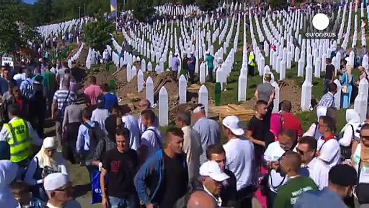 Srebrenica: Zehntausende gedenken des Völkermords vor 20 Jahren