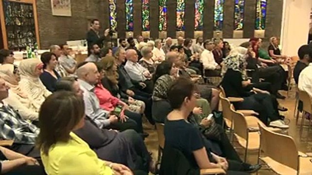 Muslims Offer Prayer in Jewish Worship Place in London, Amazing Example of Religious Harmony