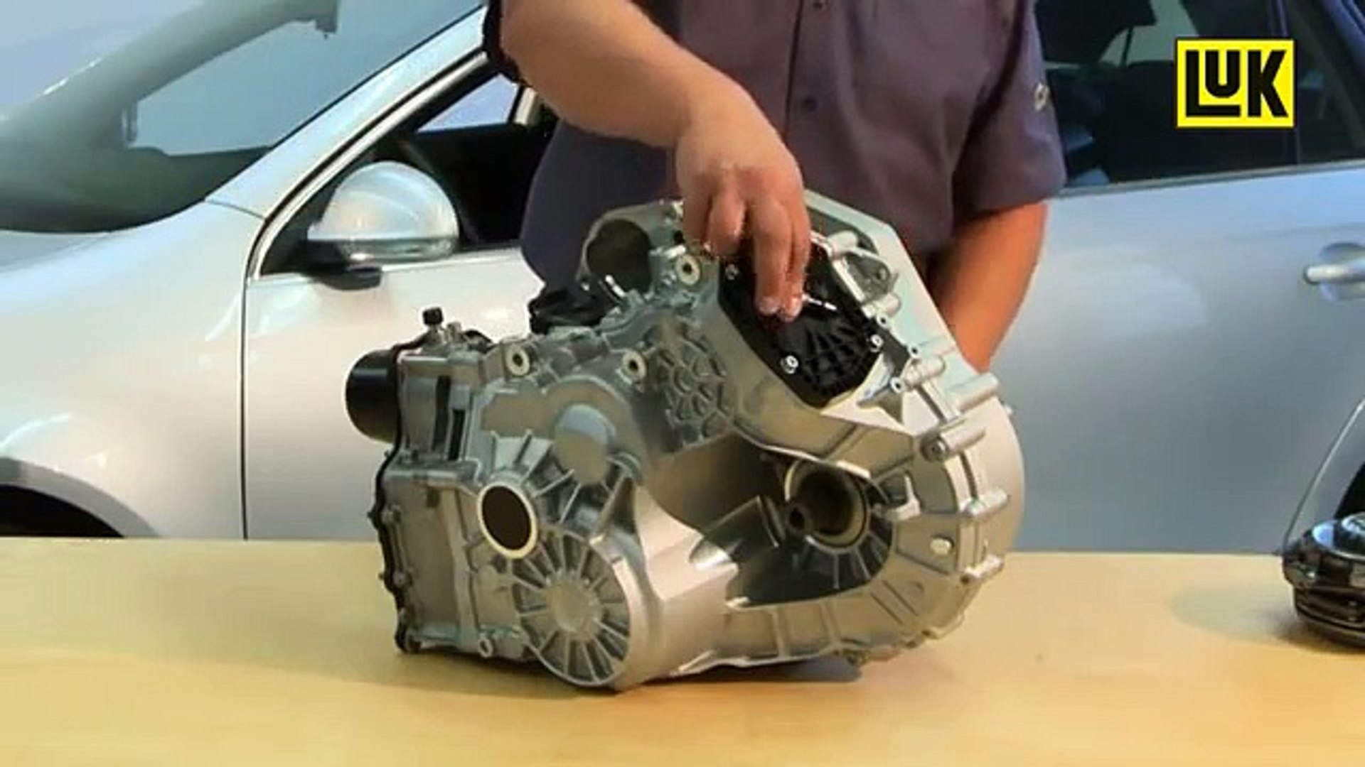 Montarea modulului dublu ambreiaj pentru cutie DSG 7 trepte VW / AUDI /  SEAT / SKODA LuK RepSet® 2CT - video Dailymotion