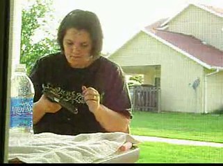 Cette femme ne touchera plus jamais un pistolet (1)