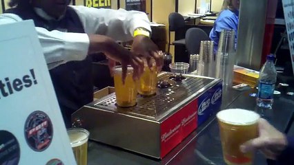 Remplir les verres de bière par le dessous (1)