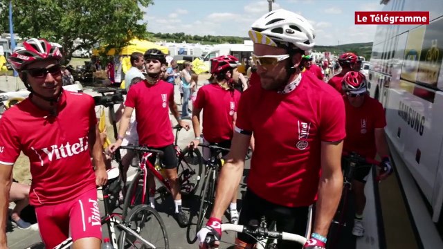 Tour de France. L'EC Rostrenen monte à Mûr de Bretagne avant le peloton