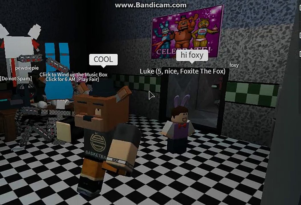Zach VS Freddy Bloxbears Pizzaeria EP:1 Part 2