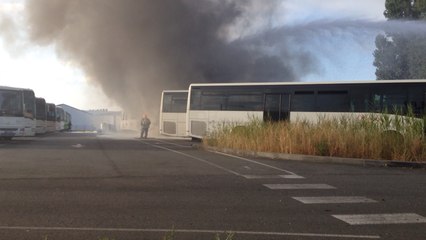 Feu dans un dépôt de bus