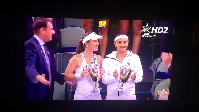 hingis and Sania Mirza won the Wimbledon 2015 Doubles