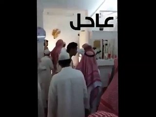 فيديو القبض على خطيب مخالف وإنزاله بالقوة من منبر مسجد بجازان
