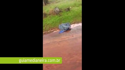Colisão entre moto e caminhão deixa uma pessoa morta na PR-497 em São Miguel do Iguaçu