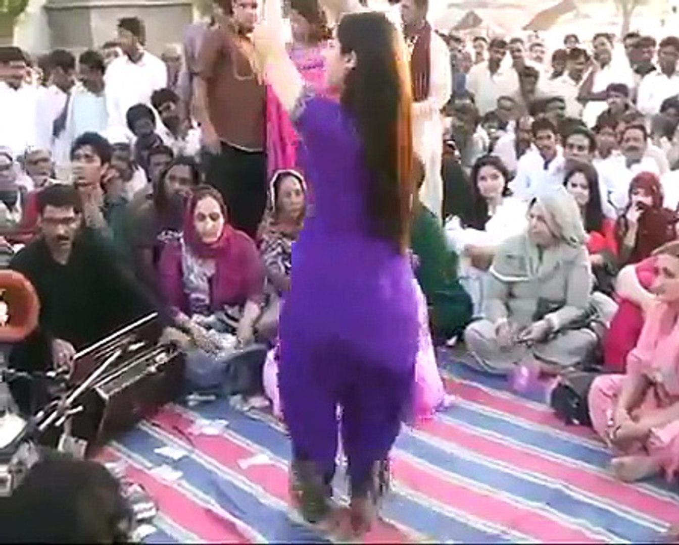 ⁣Pakistani peashwar Pashto saleh khana songs 2013