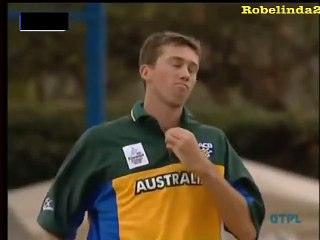 Sachin's famous SIX off Glenn McGrath, HOOKED OUT OF THE GROUND!!!