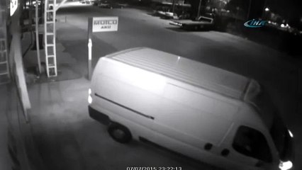 Lastik hırsızları kamerada