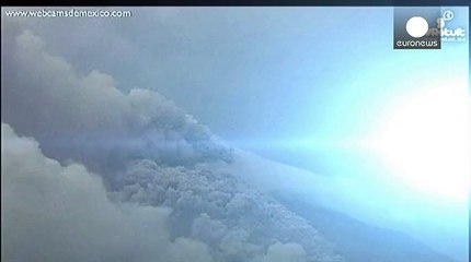 Мексика: из-за извержения вулкана эвакуированы сотни человек