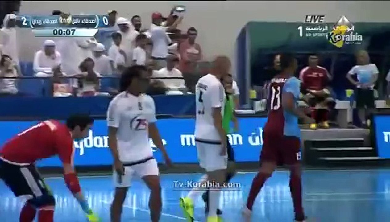 Le selfie de Zidane en plein match de futsal !