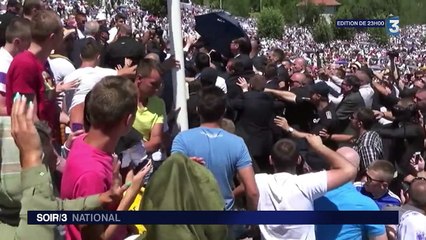 Srebrenica : le premier ministre serbe bousculé lors de la commémoration