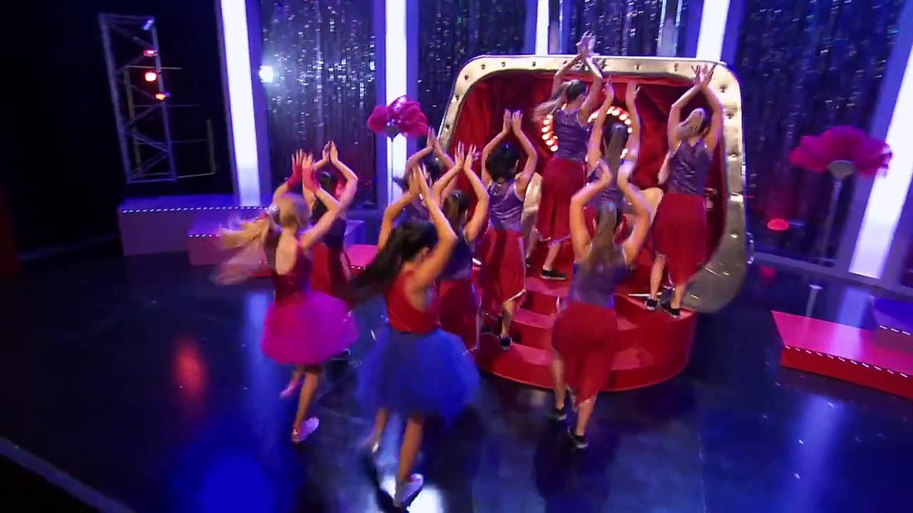 Disney Channel España | Videoclip Mercedes Lambre y Alba Rico - Peligrosamente Bellas (Violetta)