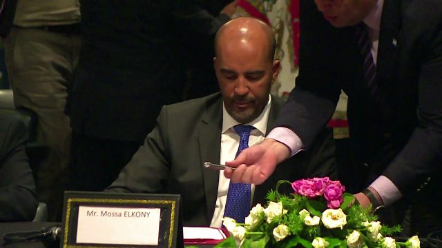 التوقيع بالأحرف الأولى على اتفاق الصخيرات لإنهاء النزاع الليبي