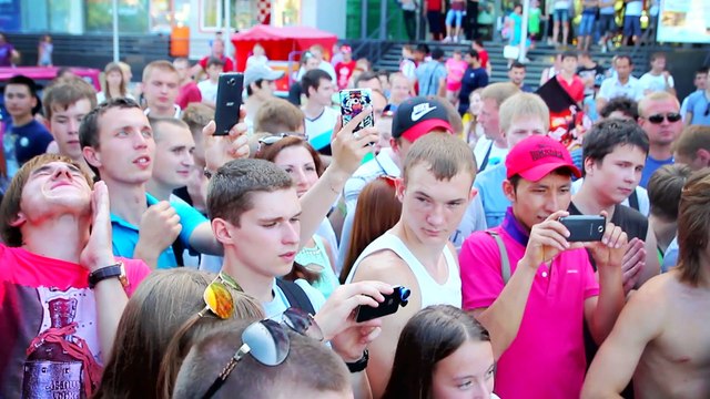 Автофестиваль «Muscle fest» в Торговом Центре «Муравей» на проспекте Ленина
