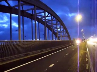 Fietspad op de Jan Blankenbrug naast de A2 bij Vianen