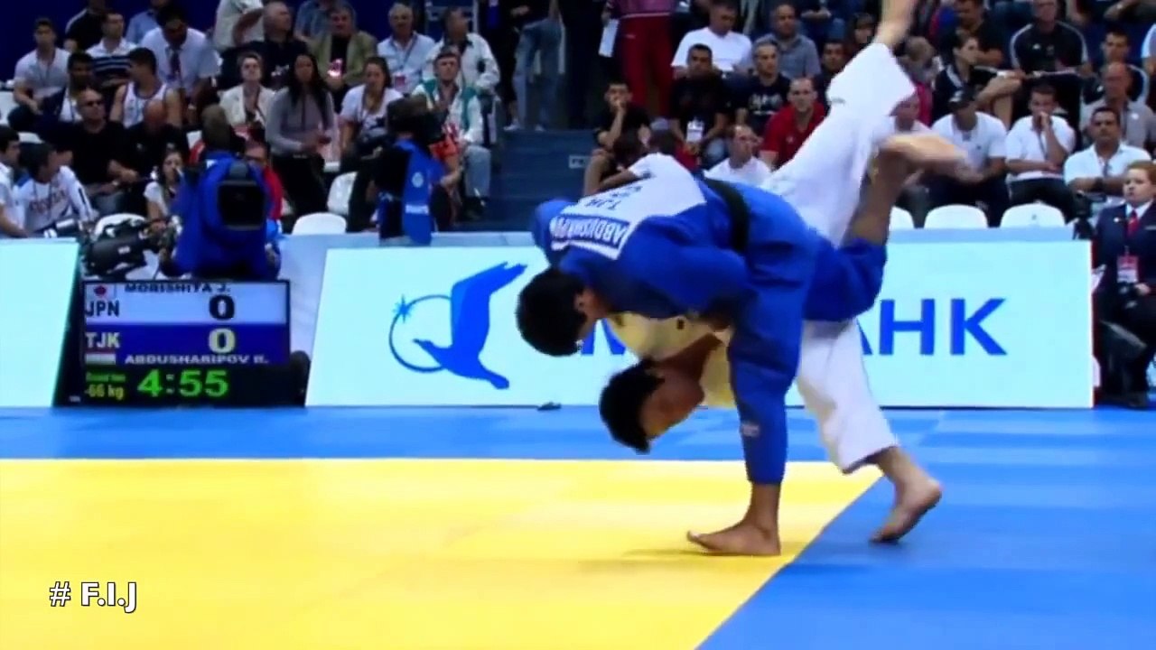 Christophe Dafreville (MMA Fighter), reportage IOFCTV à l'Université de la Réunion.
