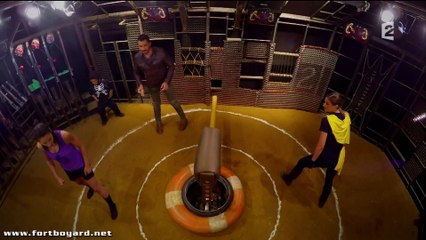 Fort Boyard 2015 : duel de la Course poursuite entre Zaho et Ariane la Spartiate (émission du 11 juillet 2015)