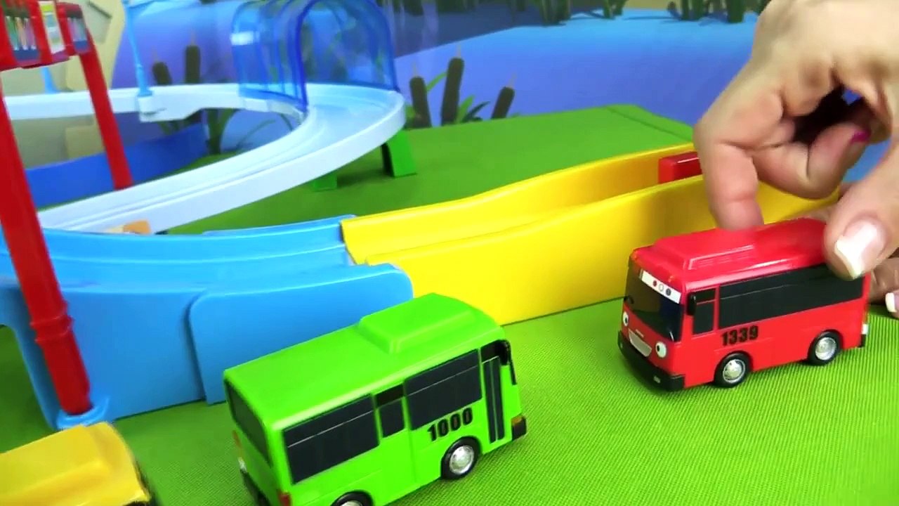 RACING TRACK: PAWS Patrol & Peppa Pig Ride TAYO Bus (타요) Wheels on the Bus Demo!