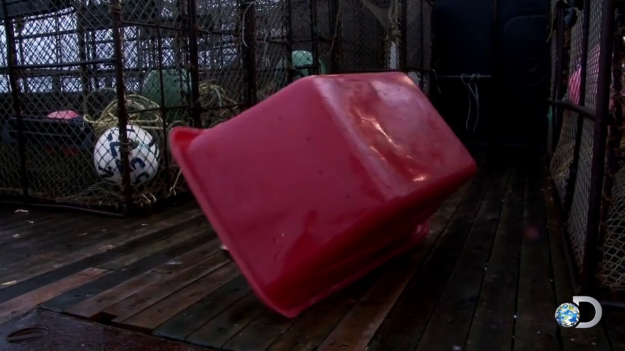 Danny Threatens Captain Johnathan | Deadliest Catch