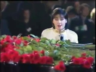 Enya - "Anywhere is" at III Concerto di Natale in Vaticano, 1995