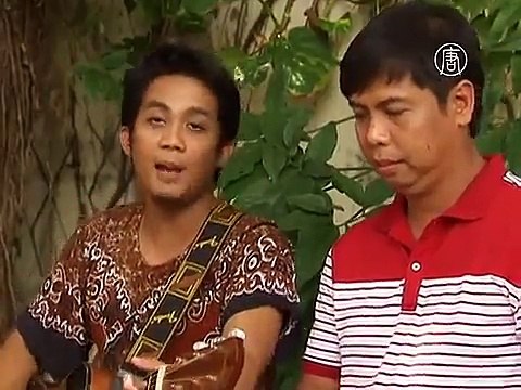 Филиппинцев учат выживать при землетрясении