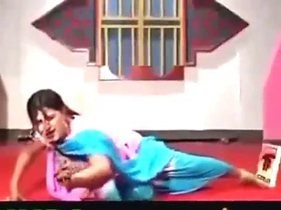 hot pakistani mujra