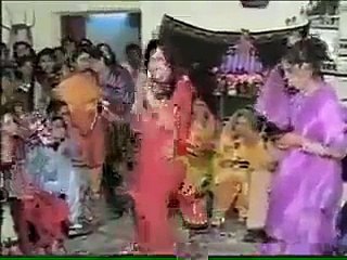 Saba Qamar Dancing in Family Function