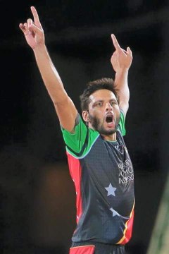 Shahid Afridi Clean Bowled Wicket in CPL 2015