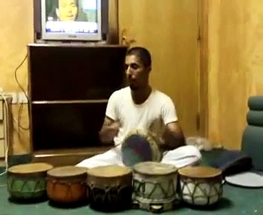 دق طبل