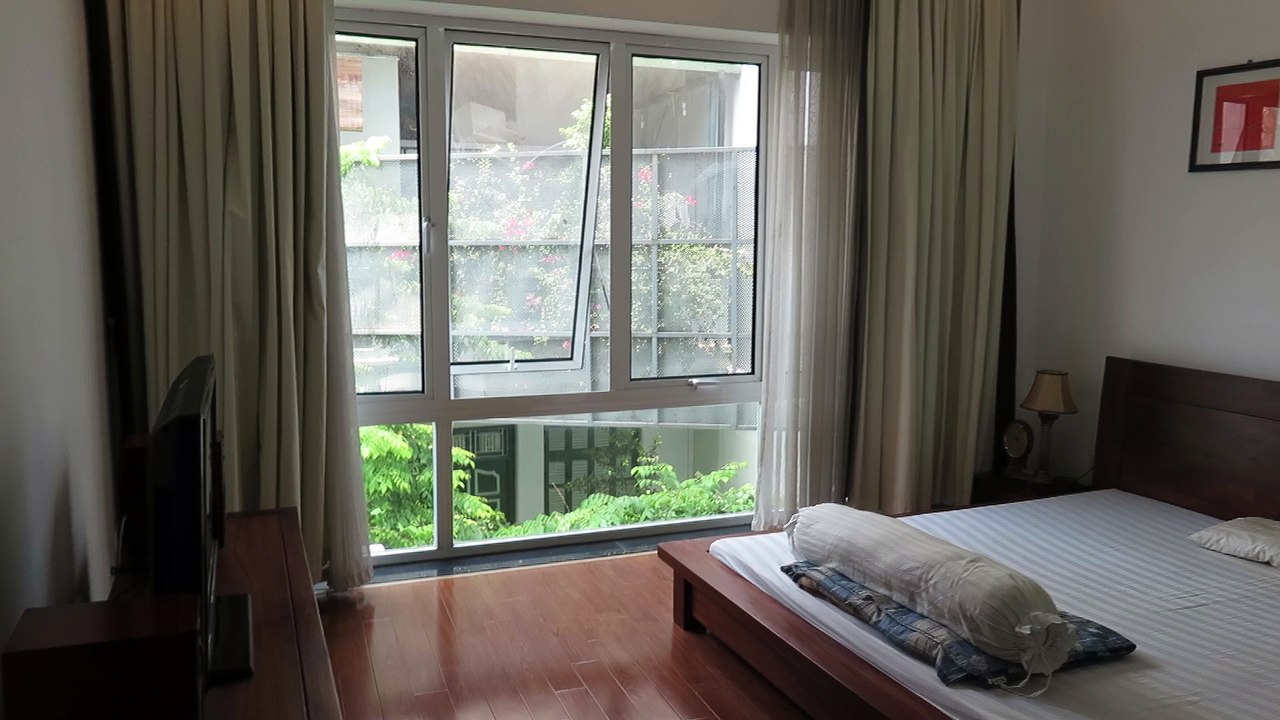 3 bedroom serviced apartment in Hai Ba Trung dist, Ha Noi for rent