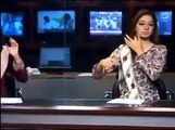 Pakistani news Anchor behind the Camera-very funny