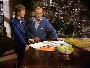 Bing Crosby and David Bowie sing "Little Drummer Boy"