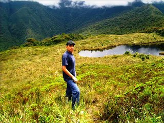 LAGUNA COCHACARANGO- RUTA DE LAS ORQUIDEAS; ZAMORA HUAYCO, LOJA, ECUADOR (Wilson Alcoser)