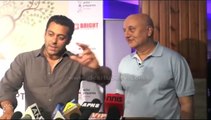 Salman Khan Talks About Anupam Kher's Play 