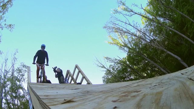 Nouvelle figure en BMX - Premier Quad Backflip réussi - Jed Mildon