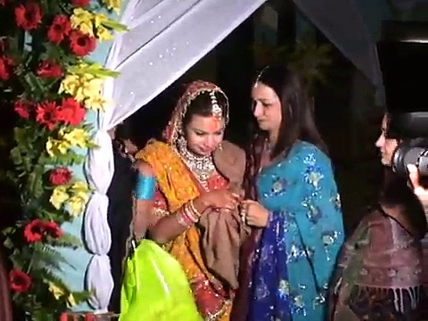 Indian Wedding Indian Wedding Cheenu's Bidai / Vidai - video Dailymotion