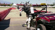 Des robots complètement ivre - Parodie du concours de robotique DARPA