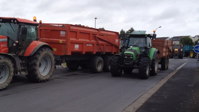 Les agriculteurs s'attaquent aux grandes surfaces