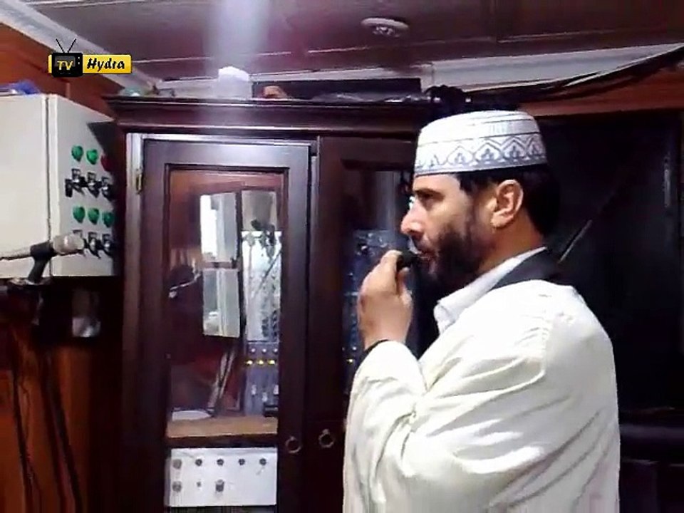 رفع آذان صلاة الظهر لأول مرة في وقت الزوال في مسجد القدس