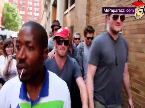 Robert Pattinson in NYC 15/06/2009 on shootings Remember me