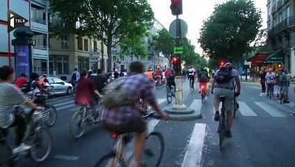 Les cyclistes bientôt autorisés à franchir les feux rouges à Paris
