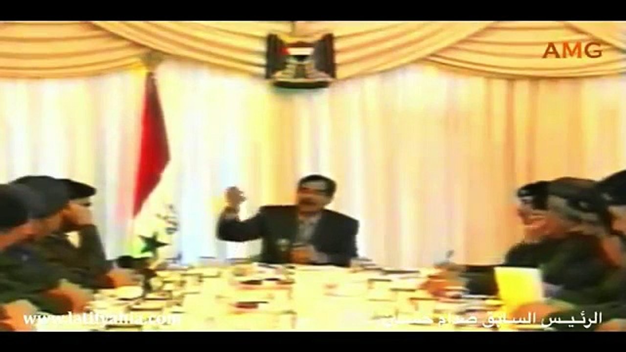 الرئيس صدام حسين في أجتماع خاص مع القوات المسلحة نادر.