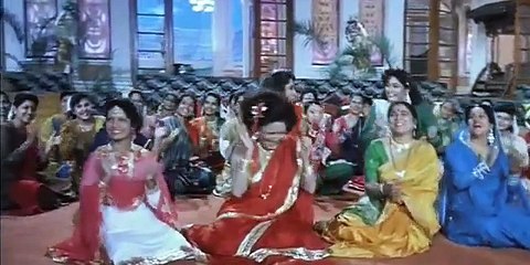 Aaj Hamaare dil mein - Hum Aapke Hain Kaun