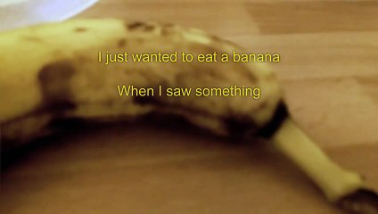 Sa banane a commencé à bouger ! Ce qui se passe après va vous horrifier !