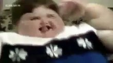 Ciccione impazzito...provate a non ridere.mp4