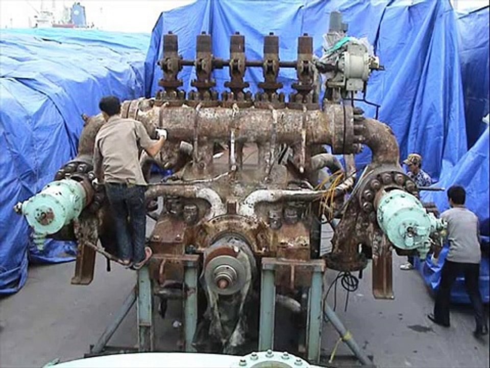 Vết xe đổ nát của Nông Đức Mạnh .